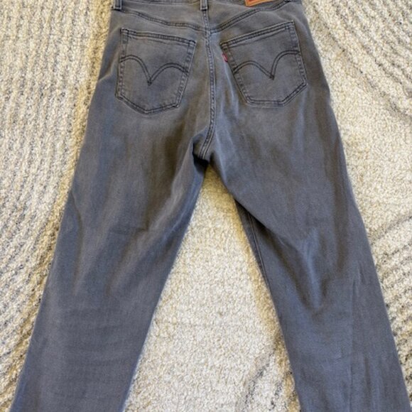 Levi’s Grey Ribcage Straight Ankle Size 30W x 27L - Picture 2 of 3